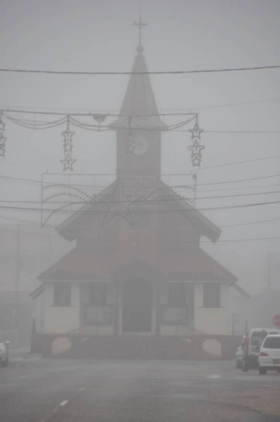 Neblina toma conta de Saint Laurent, na Guiana Francesa